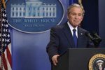 Джордж Буш стал "невыездным"