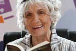 Литературная Нобелевская премия была вручена пенсионерке