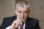 Онищенко займет пост помощника премьер-министра, но будет "следить" за своим бывшим ведомством