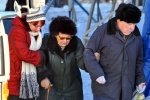 Более 100 семей в Омской области приняли к себе одиноких стариков и инвалидов