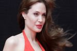 Анджелина Джоли в очередной раз ложится под нож