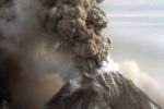 Вулканы Камчатки «салютуют» пеплом