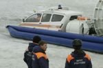 Спасатели эвакуировали 20 рыболовов-любителей с отколовшейся льдины на юге Сахалина