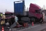 Столкновение грузовика и микроавтобуса в Вологодской области – 7 жертв