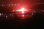 Самолет в Сочи выкатился со взлетно-посадочной полосы, загорелся